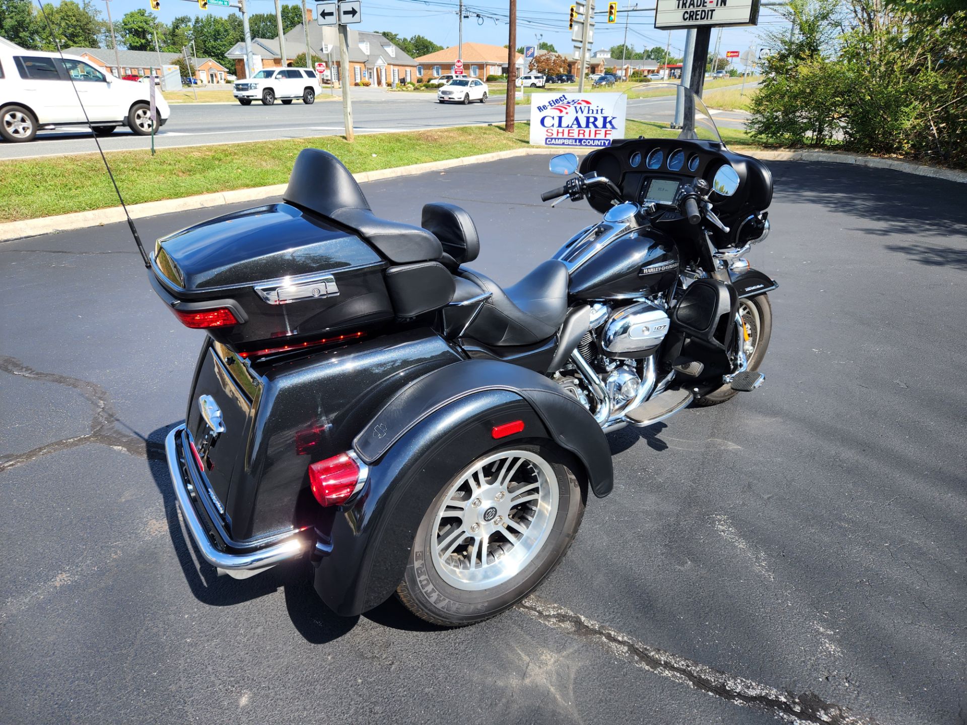 2018 Harley-Davidson Tri Glide® Ultra in Lynchburg, Virginia - Photo 12
