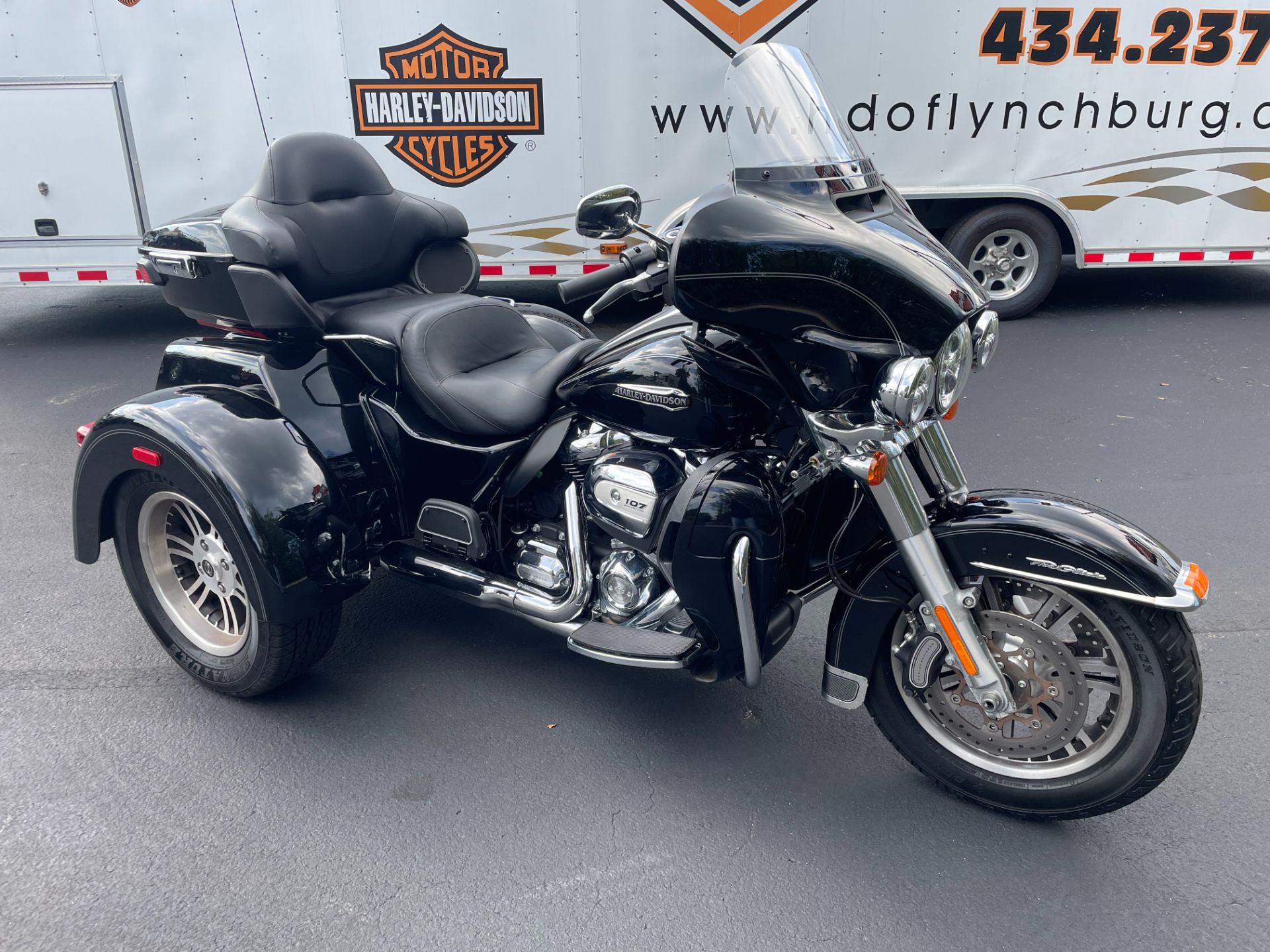 2017 Harley-Davidson Tri Glide® Ultra in Lynchburg, Virginia - Photo 1