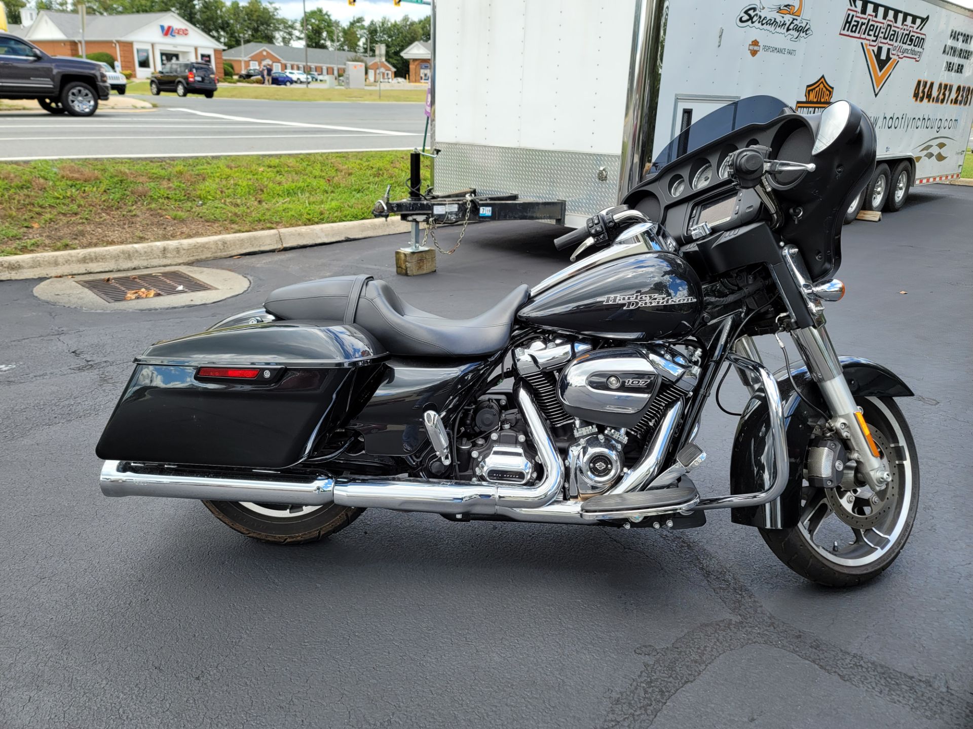 2018 Harley-Davidson Street Glide® in Lynchburg, Virginia - Photo 8