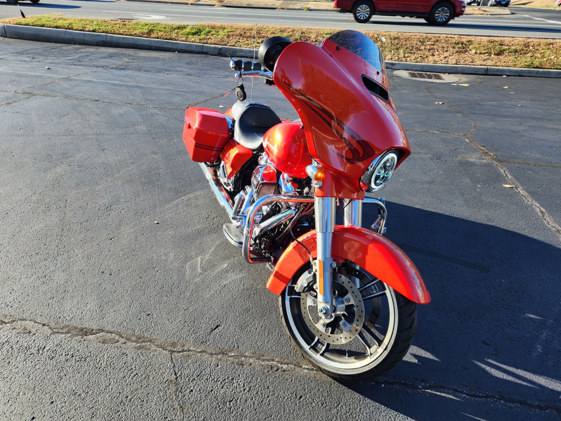 2017 Harley-Davidson Street Glide® Special in Lynchburg, Virginia - Photo 2