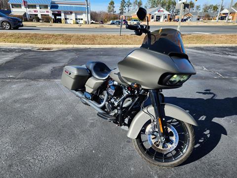 2019 Harley-Davidson Road Glide® Special in Lynchburg, Virginia - Photo 2
