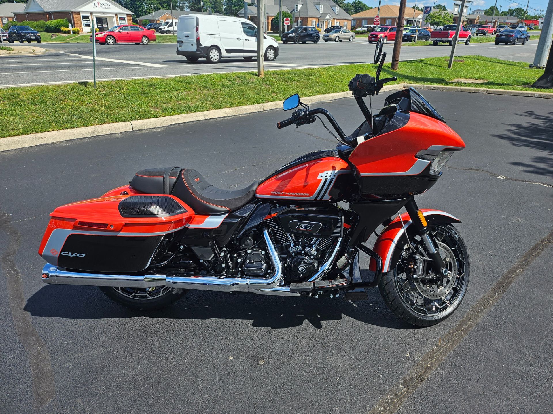 2024 Harley-Davidson CVO™ Road Glide® in Lynchburg, Virginia - Photo 8