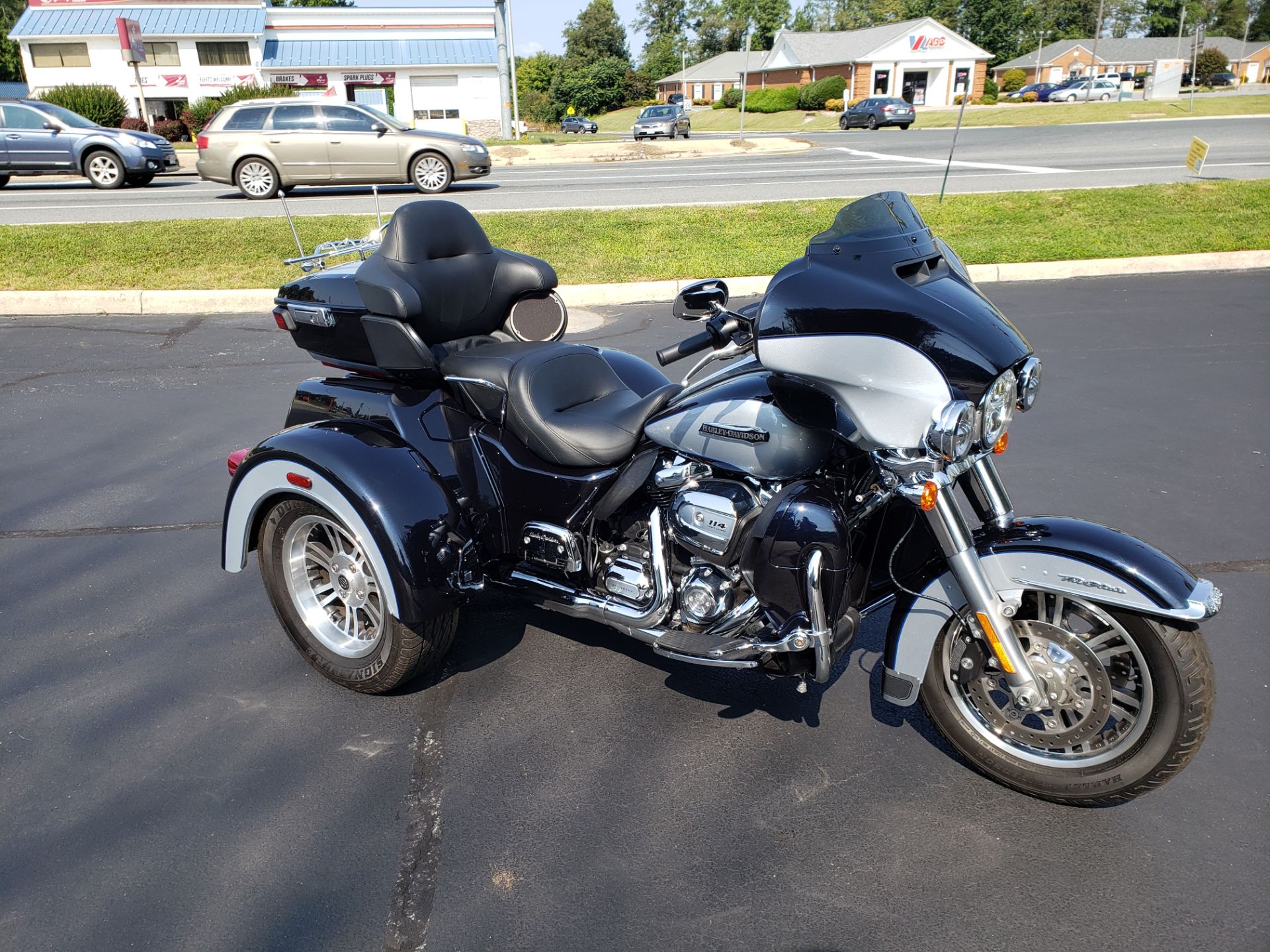 2020 Harley-Davidson Tri Glide® Ultra in Lynchburg, Virginia - Photo 2