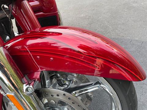 2016 Harley-Davidson CVO™ Street Glide® in Lynchburg, Virginia - Photo 11