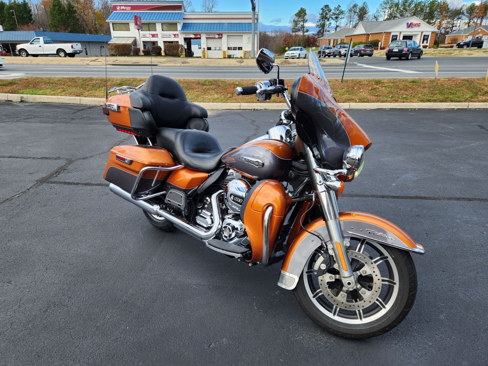 2016 Harley-Davidson Electra Glide® Ultra Classic® Low in Lynchburg, Virginia - Photo 2