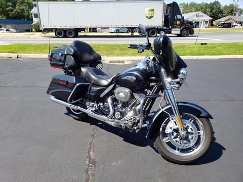 2013 Harley-Davidson CVO™ Ultra Classic® Electra Glide® in Lynchburg, Virginia - Photo 3