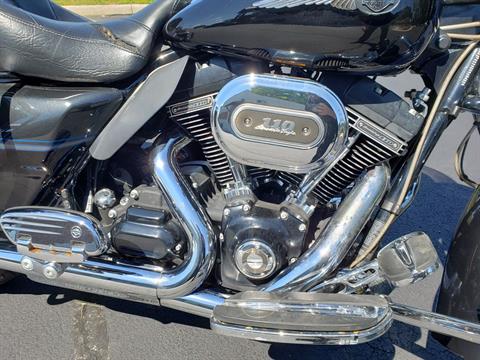 2013 Harley-Davidson CVO™ Ultra Classic® Electra Glide® in Lynchburg, Virginia - Photo 37