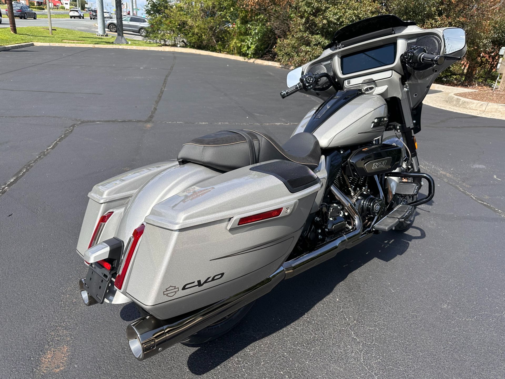 2023 Harley-Davidson CVO™ Street Glide® in Lynchburg, Virginia - Photo 7