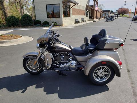 2018 Harley-Davidson Tri Glide® Ultra in Lynchburg, Virginia - Photo 6