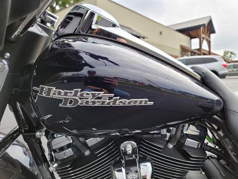 2019 Harley-Davidson Street Glide® in Lynchburg, Virginia - Photo 12