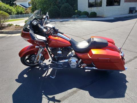 2013 Harley-Davidson Road Glide® Custom in Lynchburg, Virginia - Photo 11