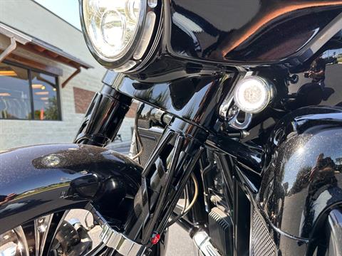 2015 Harley-Davidson CVO™ Street Glide® in Lynchburg, Virginia - Photo 17