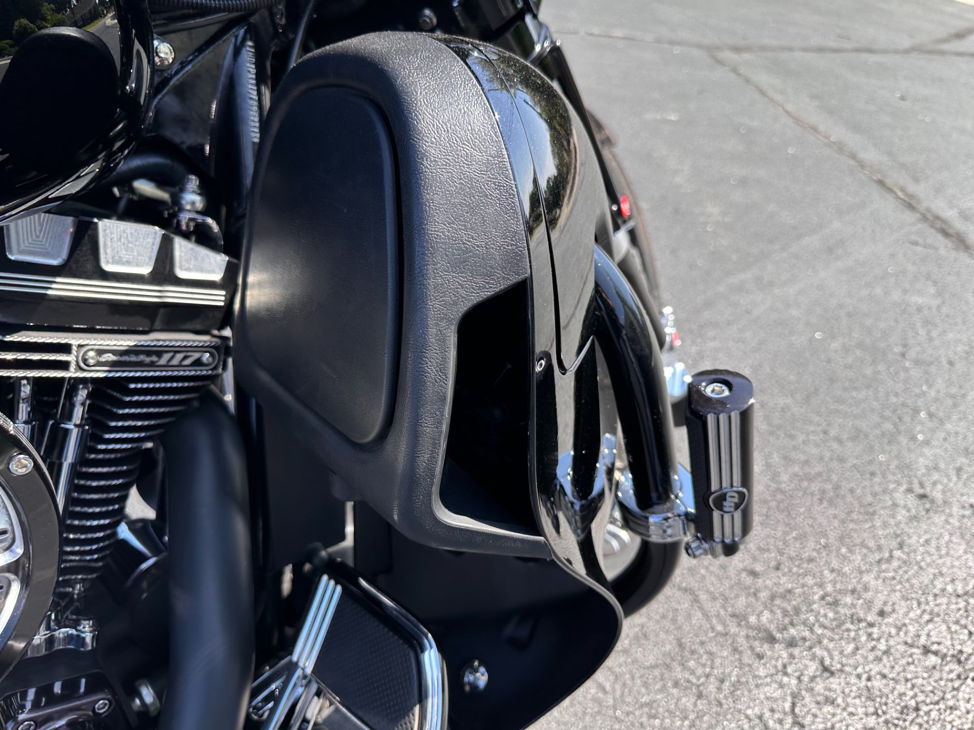 2015 Harley-Davidson CVO™ Street Glide® in Lynchburg, Virginia - Photo 40