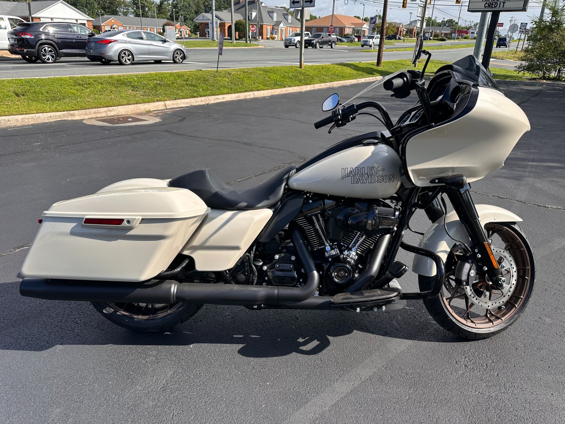 2023 Harley-Davidson Road Glide® ST in Lynchburg, Virginia - Photo 8