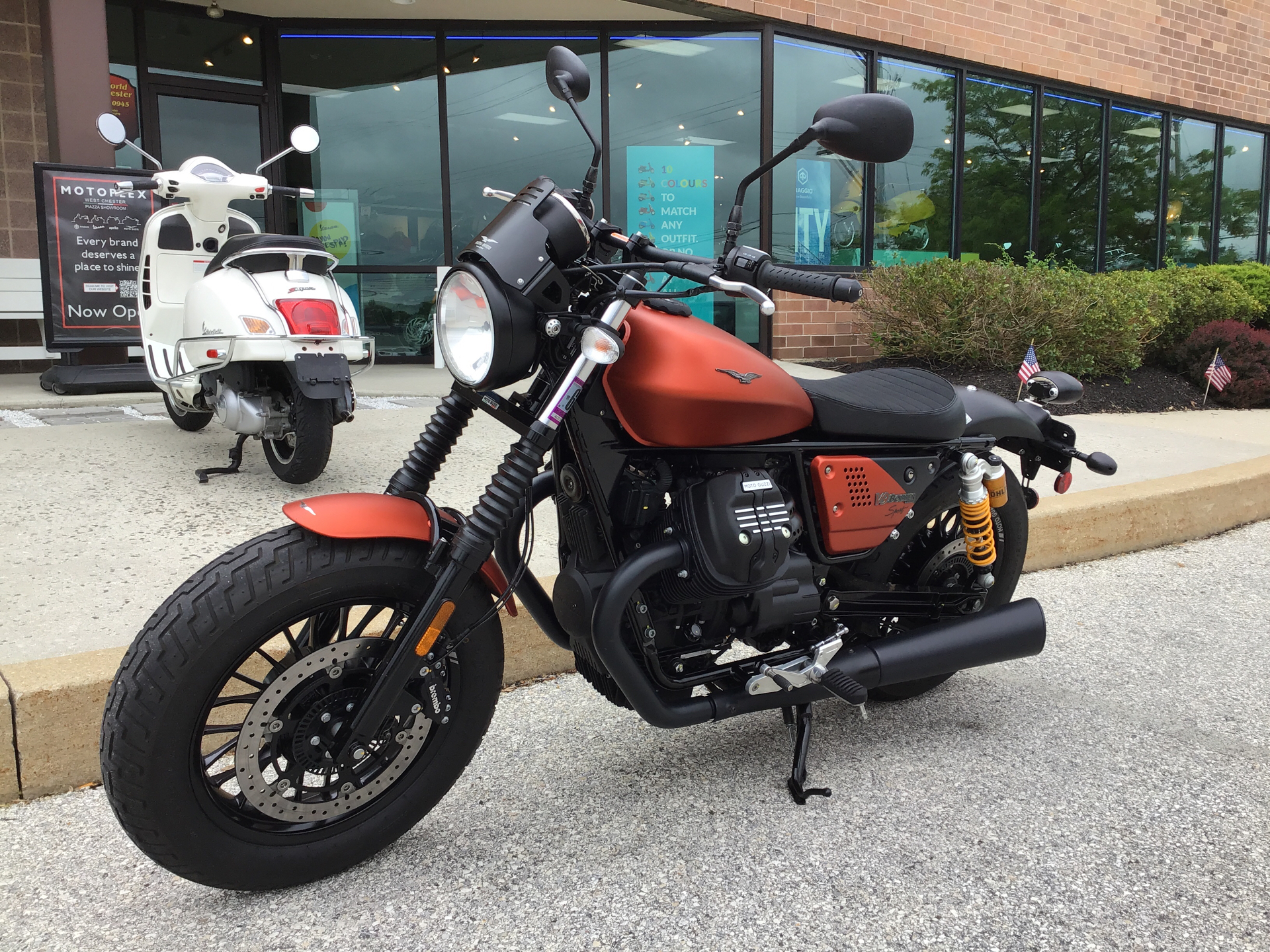 2020 Moto Guzzi V9 Bobber Sport in West Chester, Pennsylvania - Photo 2