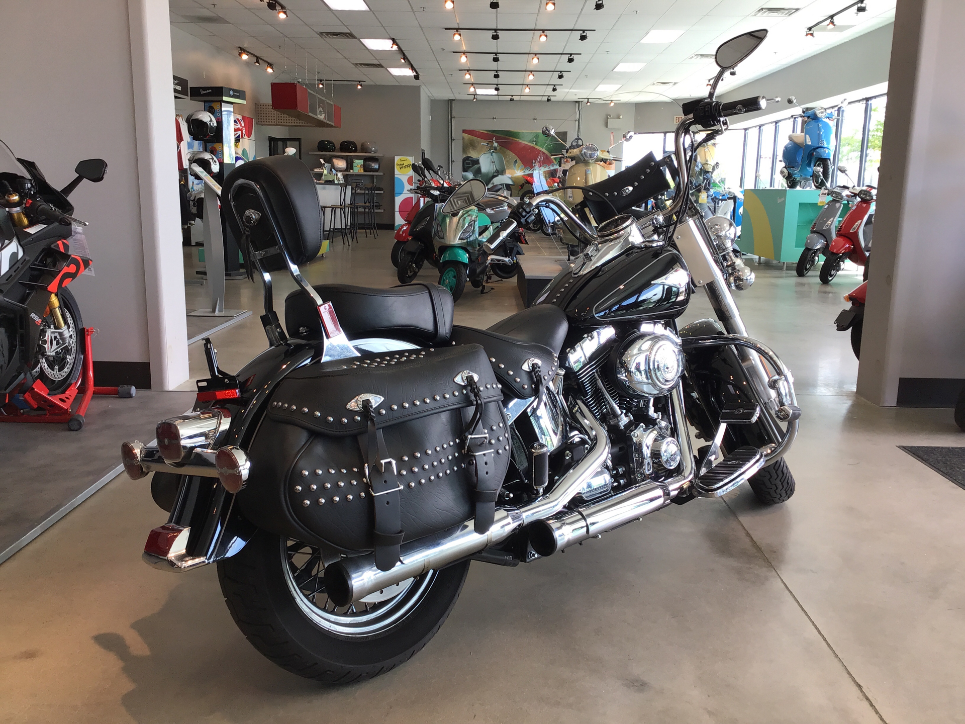 2015 Harley-Davidson Heritage Softail® Classic in West Chester, Pennsylvania - Photo 4