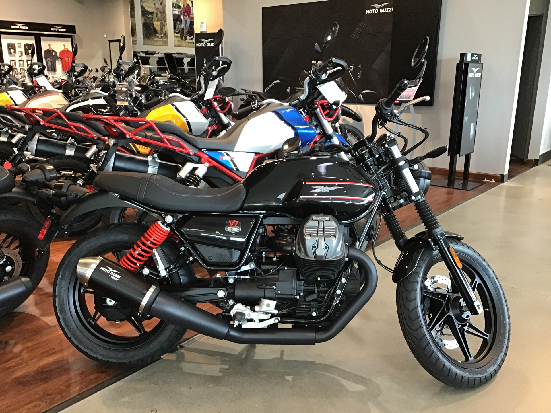 2023 Moto Guzzi V7 Stone Special Edition in West Chester, Pennsylvania - Photo 3