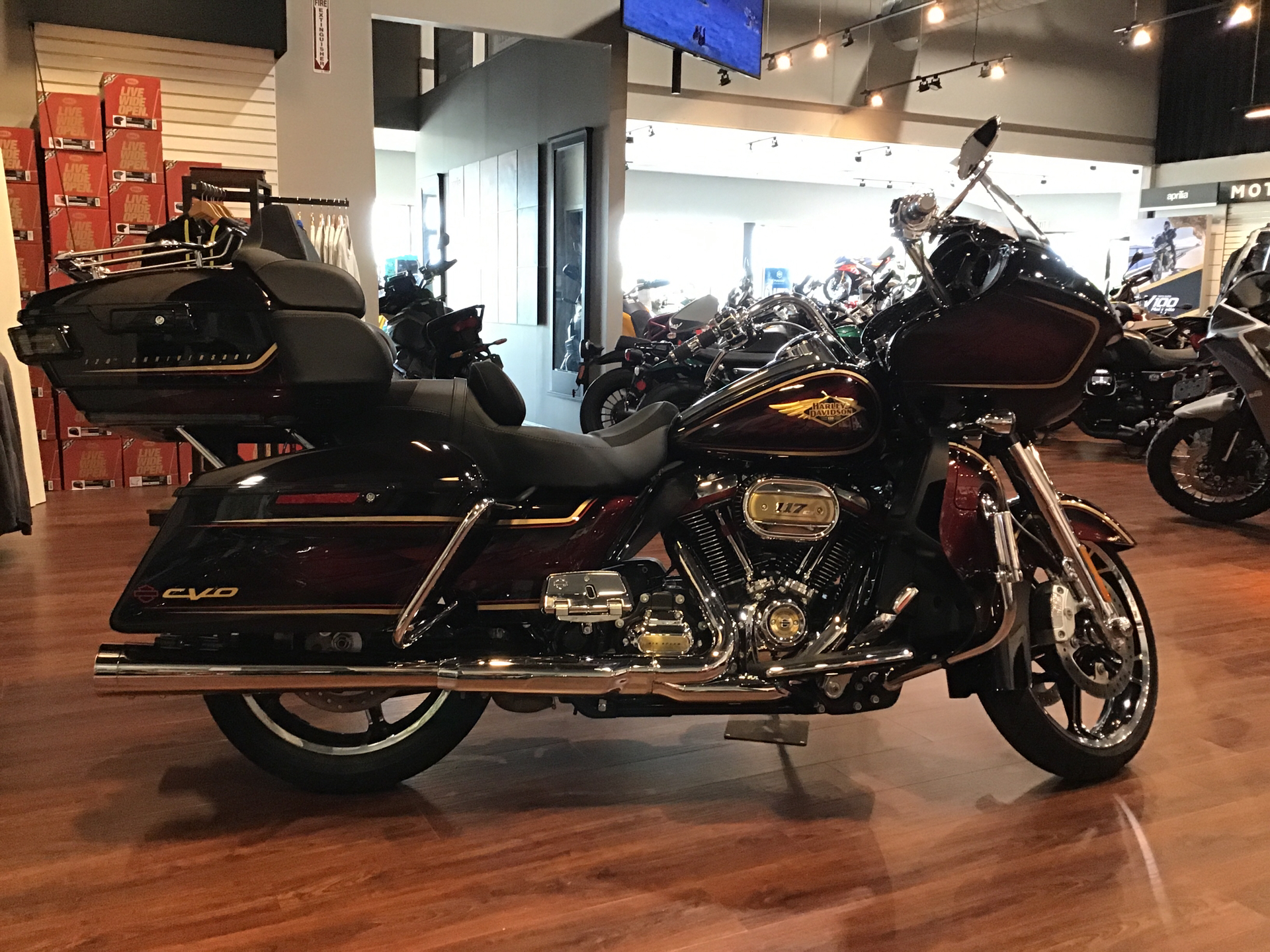 2023 Harley-Davidson CVO™ Road Glide® Limited Anniversary in West Chester, Pennsylvania - Photo 2