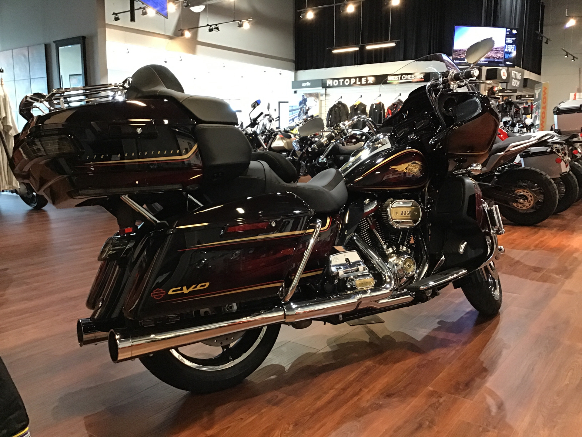 2023 Harley-Davidson CVO™ Road Glide® Limited Anniversary in West Chester, Pennsylvania - Photo 3