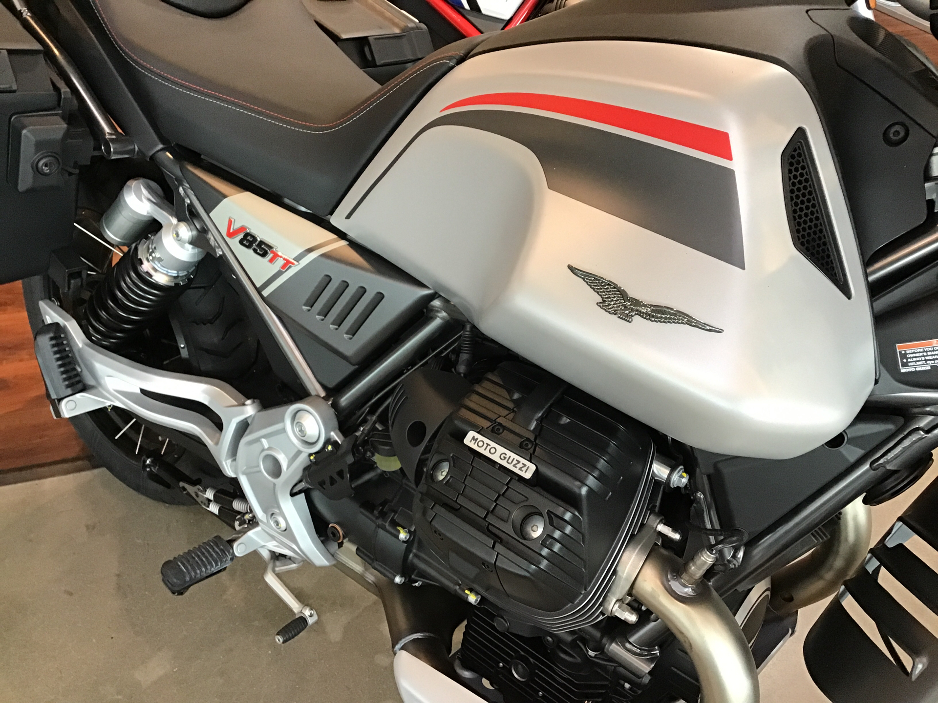 2023 Moto Guzzi V85 TT Travel in West Chester, Pennsylvania - Photo 10