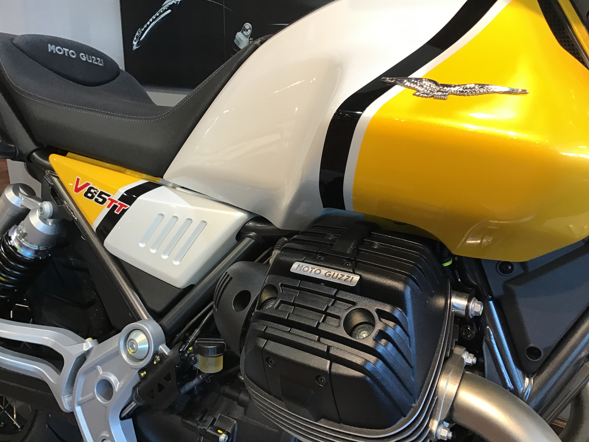 2020 Moto Guzzi V85TT in West Chester, Pennsylvania - Photo 4