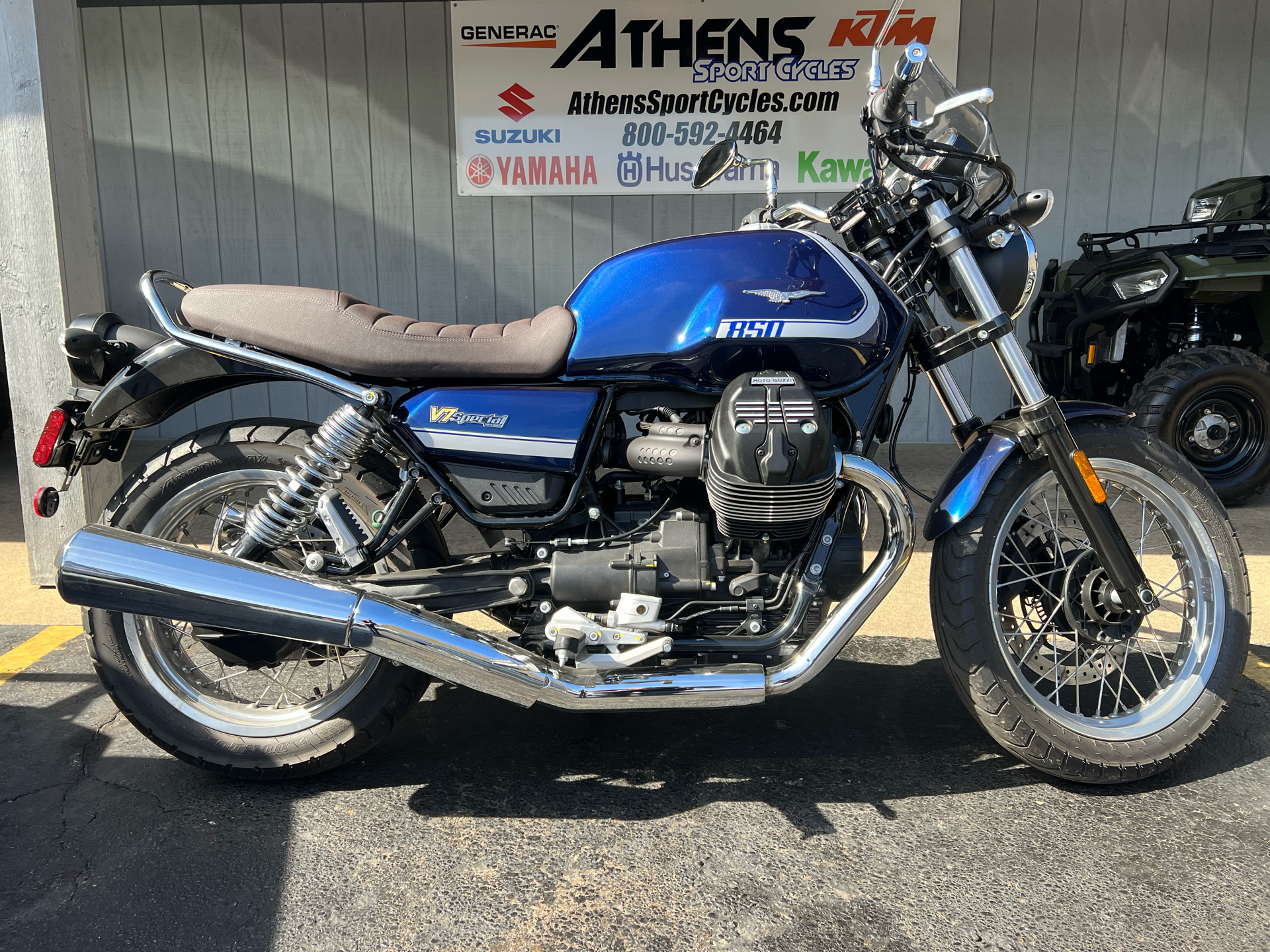 2022 Moto Guzzi V7 Special in Athens, Ohio - Photo 2