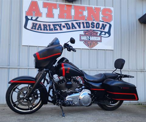 2016 Harley-Davidson Street Glide® Special in Athens, Ohio - Photo 2