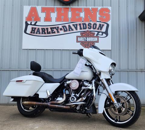 2017 Harley-Davidson Street Glide® Special in Athens, Ohio - Photo 1