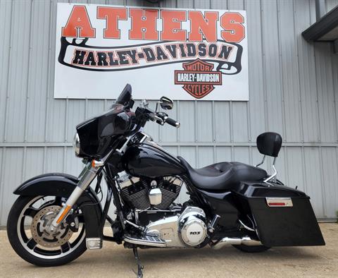 2013 Harley-Davidson Street Glide® in Athens, Ohio - Photo 2