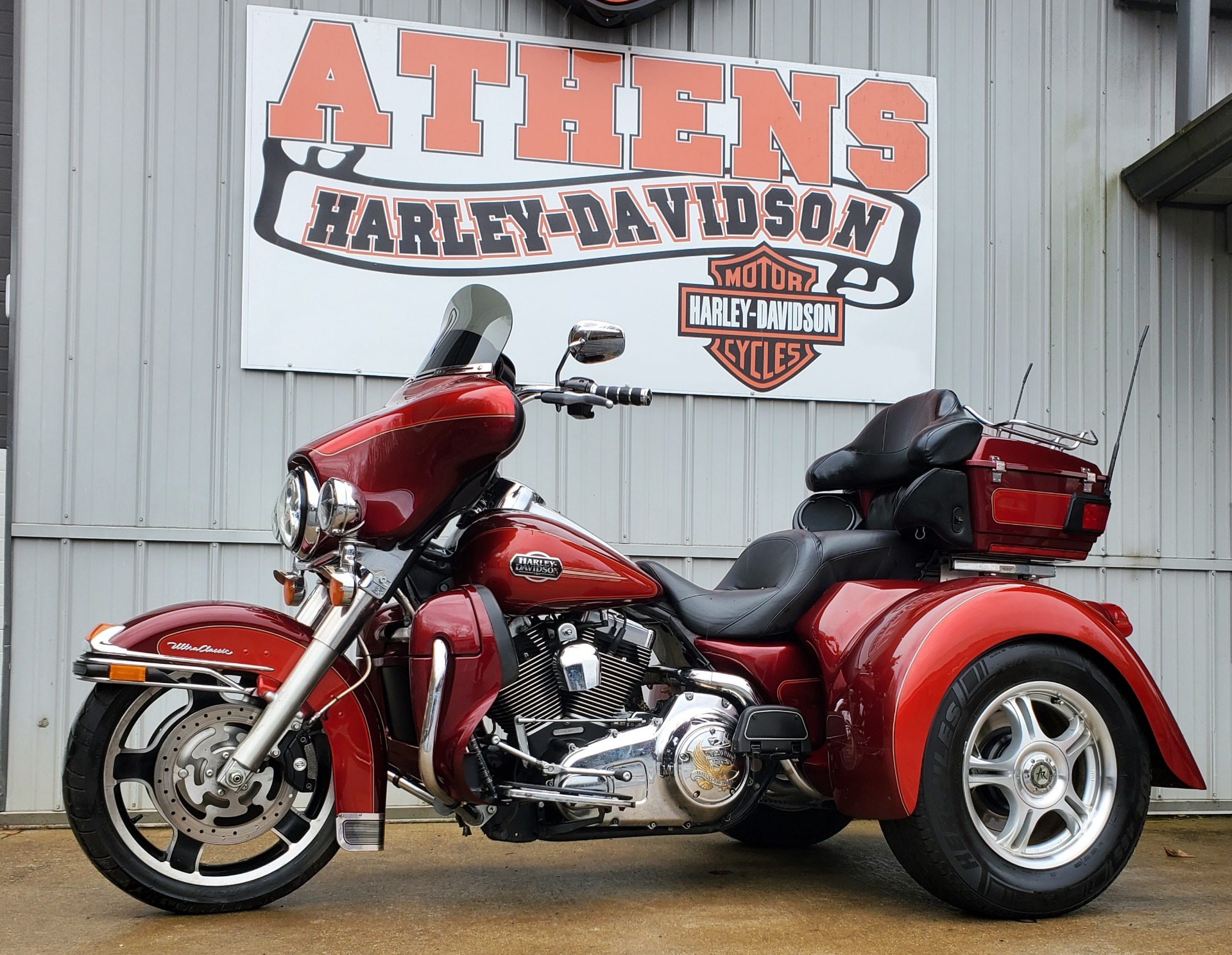 2008 Harley-Davidson Ultra Classic® Electra Glide® in Athens, Ohio - Photo 2