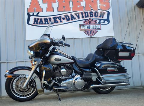 2010 Harley-Davidson Ultra Classic® Electra Glide® in Athens, Ohio - Photo 2