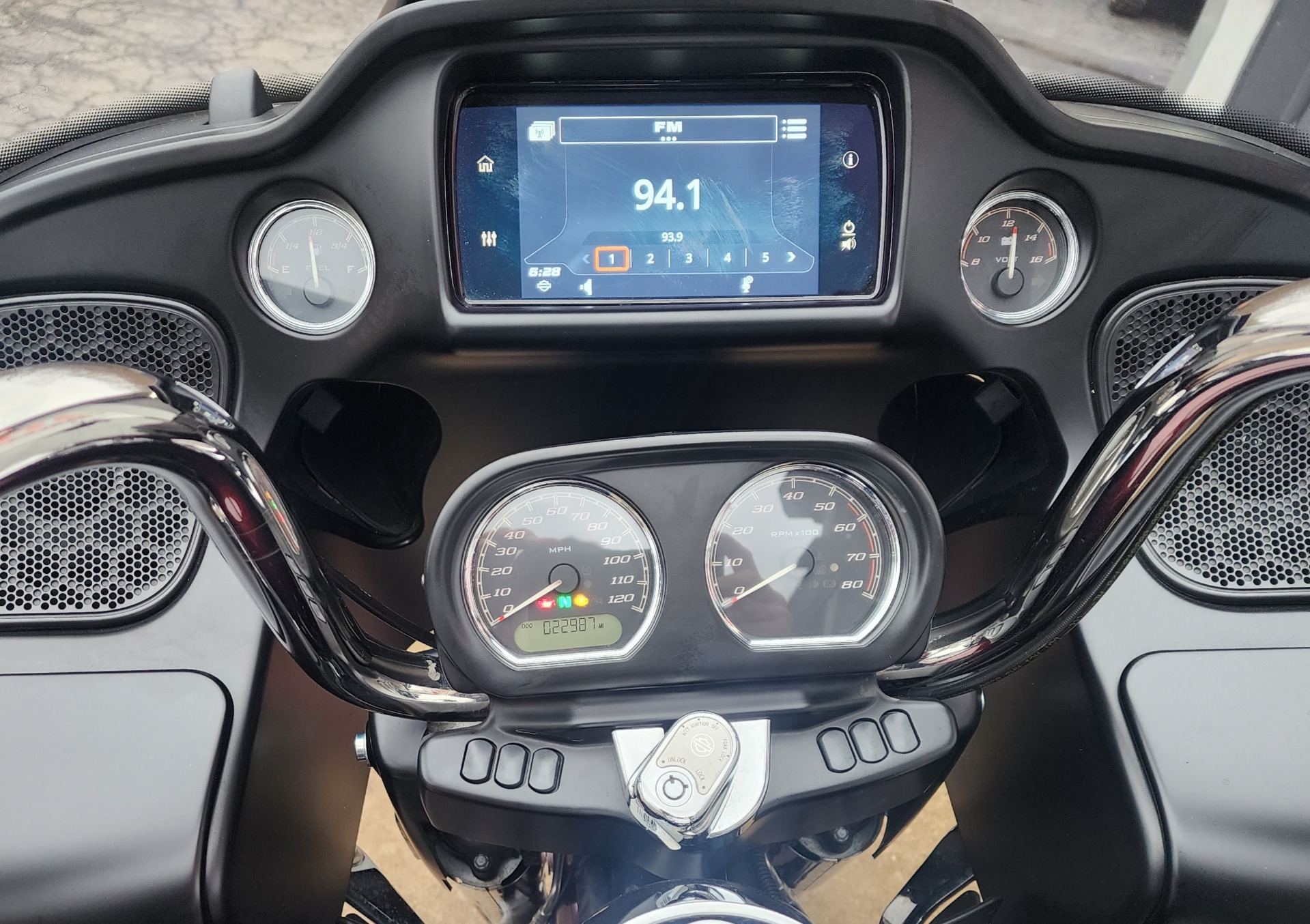 2019 Harley-Davidson Road Glide® Ultra in Athens, Ohio - Photo 6
