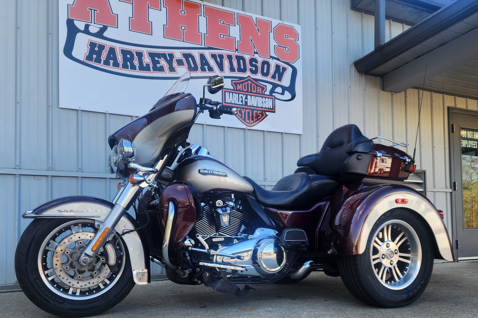 2018 Harley-Davidson Tri Glide® Ultra in Athens, Ohio - Photo 8