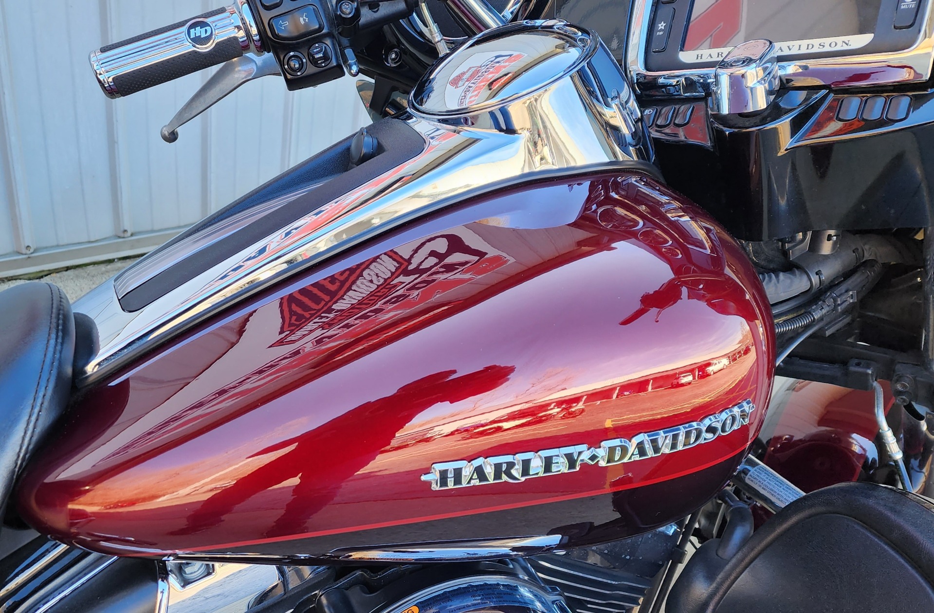 2015 Harley-Davidson Ultra Limited Low in Athens, Ohio - Photo 4