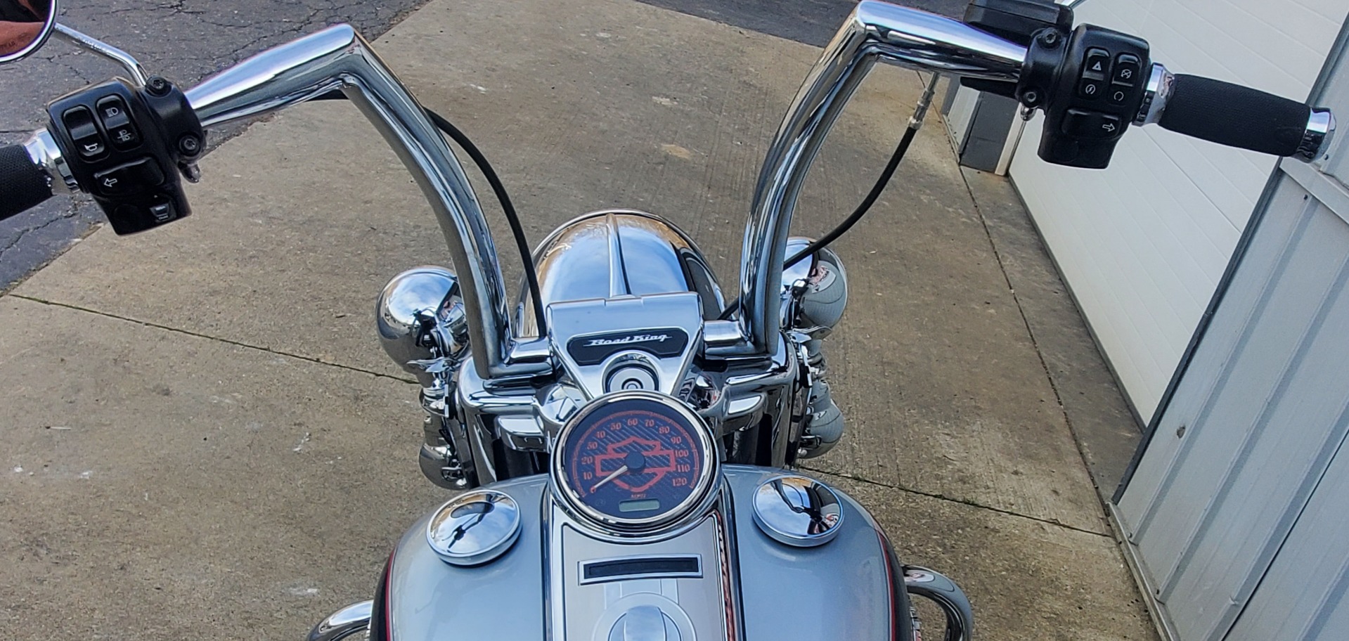 2015 Harley-Davidson Road King® in Athens, Ohio - Photo 6