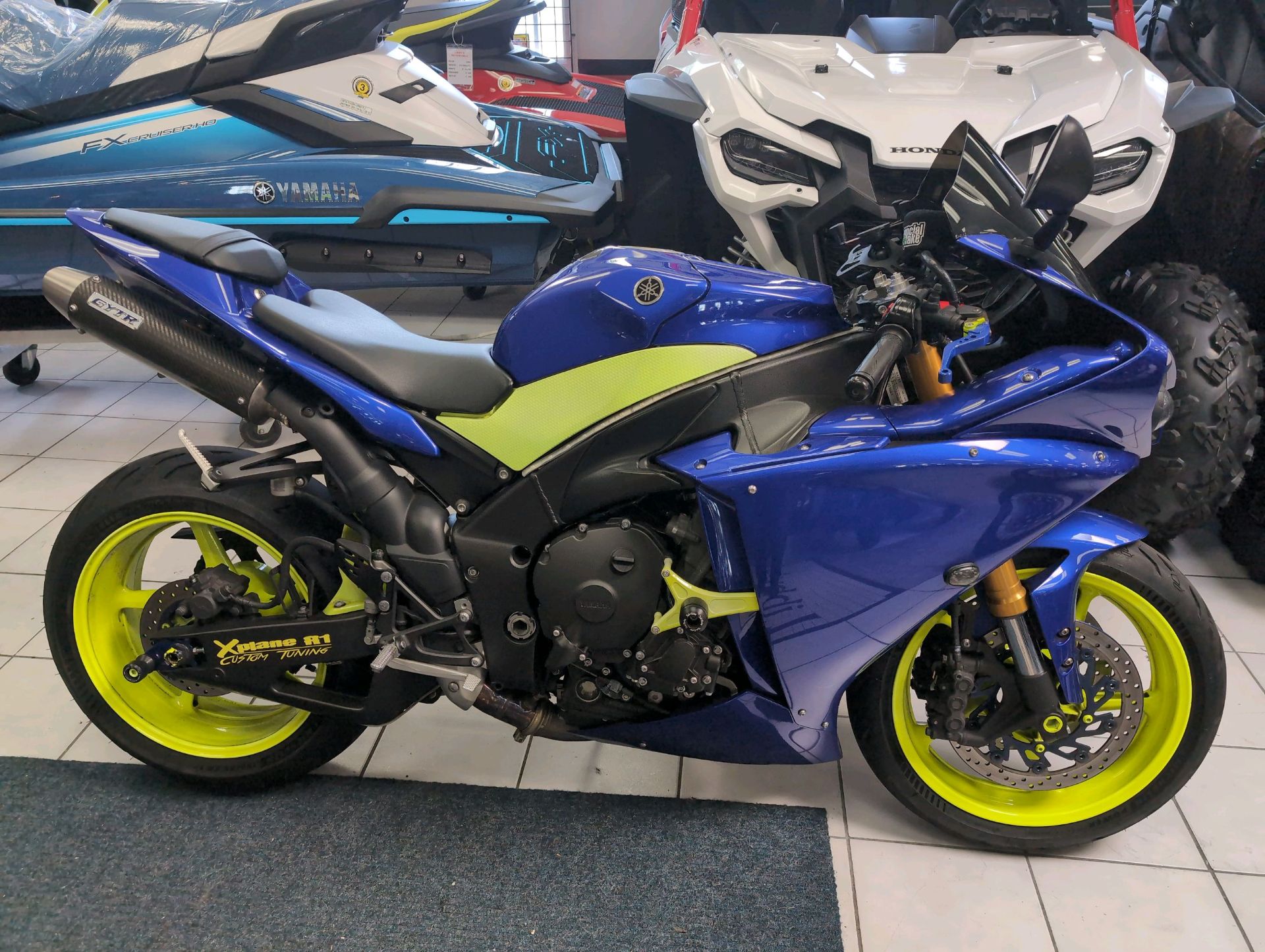 2012 Yamaha YZF-R1 in New Haven, Connecticut