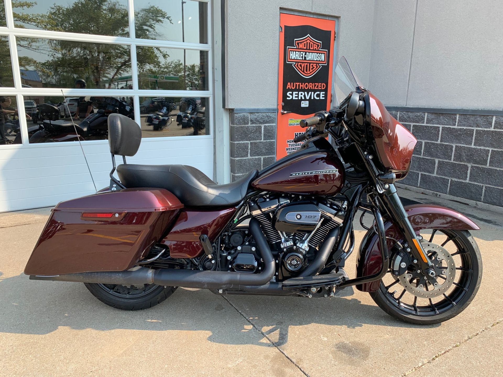 Used 2018 Harley Davidson Street Glide Special Twisted Cherry Motorcycles In Davenport Ia U647824