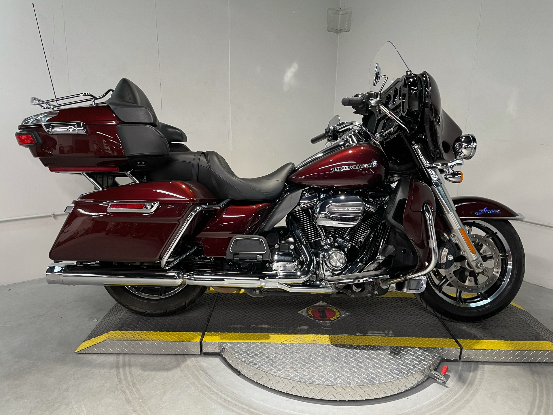Used 2018 Harley Davidson Ultra Limited Low Twisted Cherry Motorcycles In Dubuque Ia 675518
