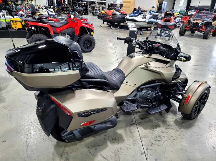 2021 Can-Am Spyder F3 Limited in Huron, Ohio - Photo 2