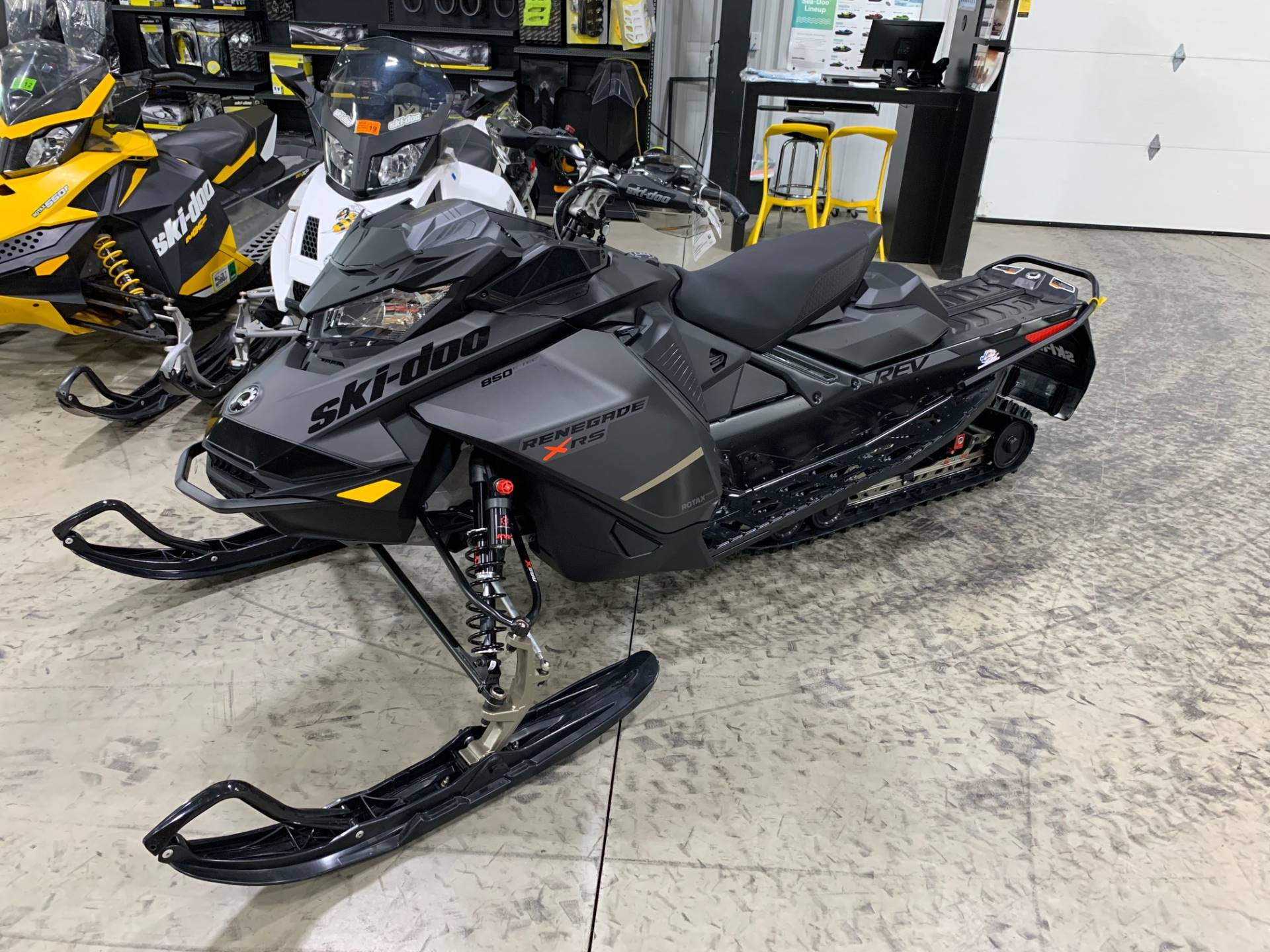 2020 RENEGADE X-RS WITH rMOTION X AND RAS X (LATE SEASO