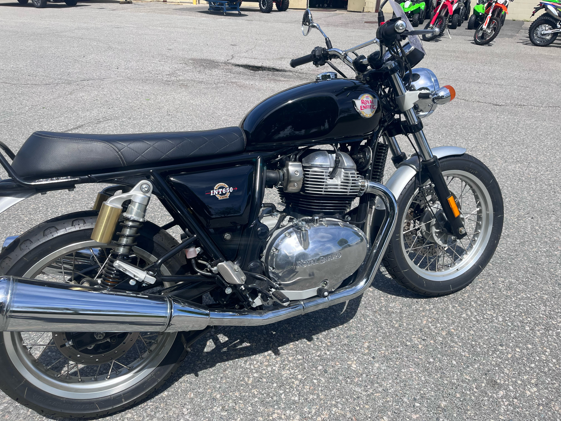2020 Royal Enfield INT650 in Plymouth, Massachusetts - Photo 2