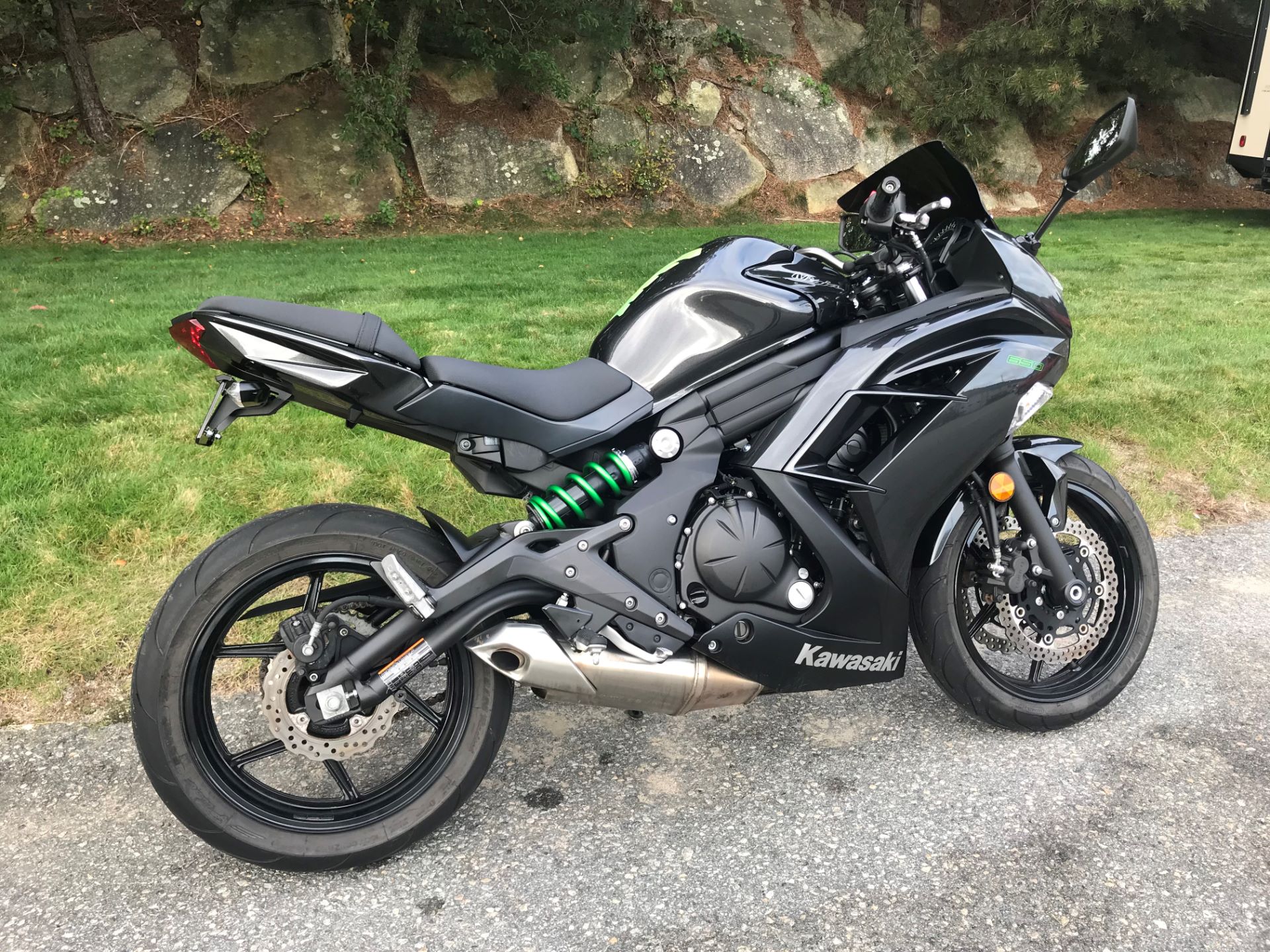 2016 Kawasaki Ninja 650 in Plymouth, Massachusetts - Photo 3