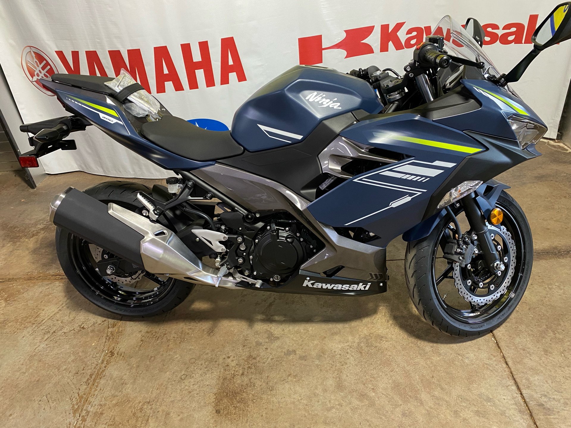 2022 Kawasaki Ninja 400 ABS in Roopville, Georgia - Photo 2