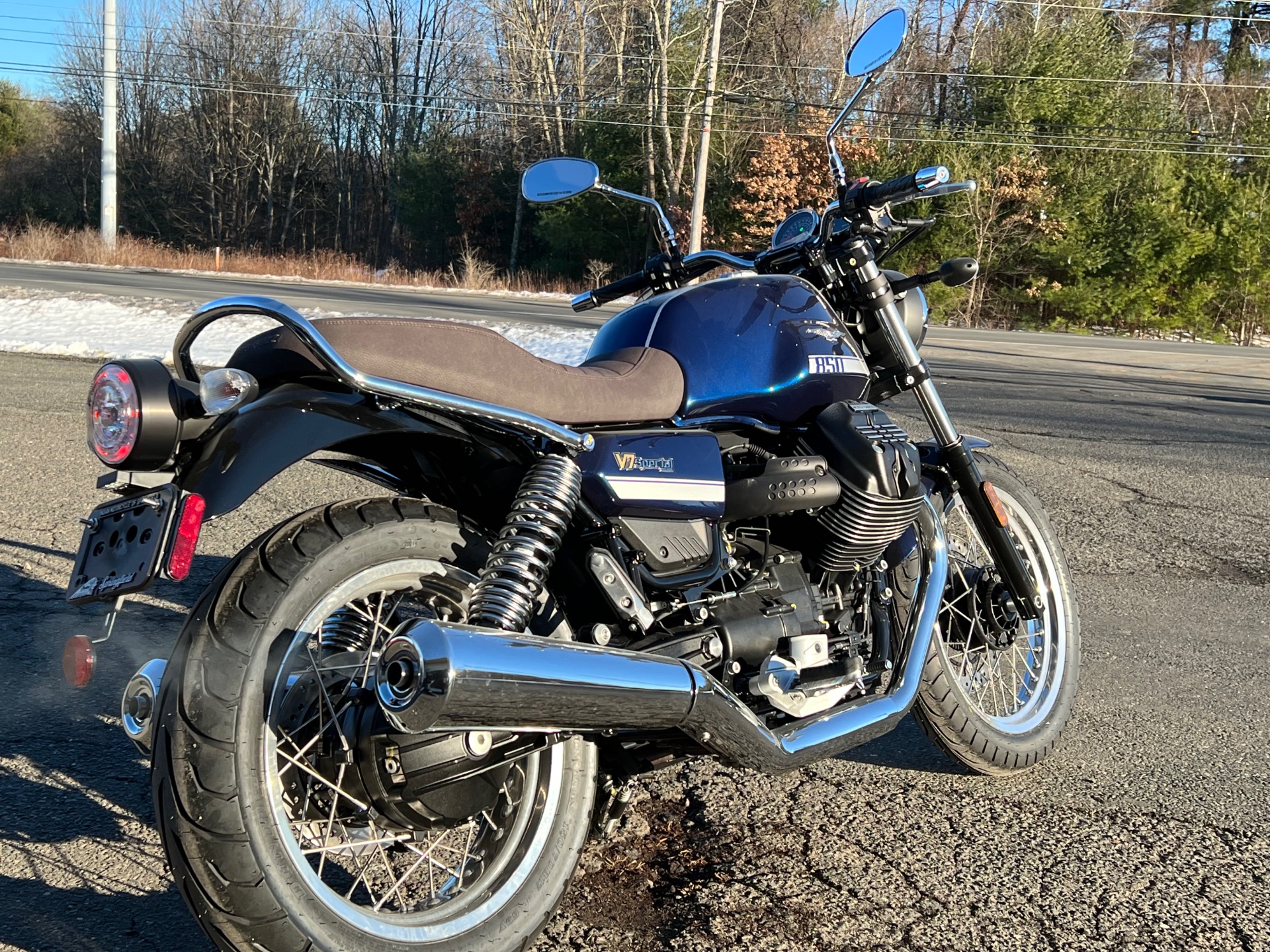 2022 Moto Guzzi V7 Special E5 in Westfield, Massachusetts - Photo 5