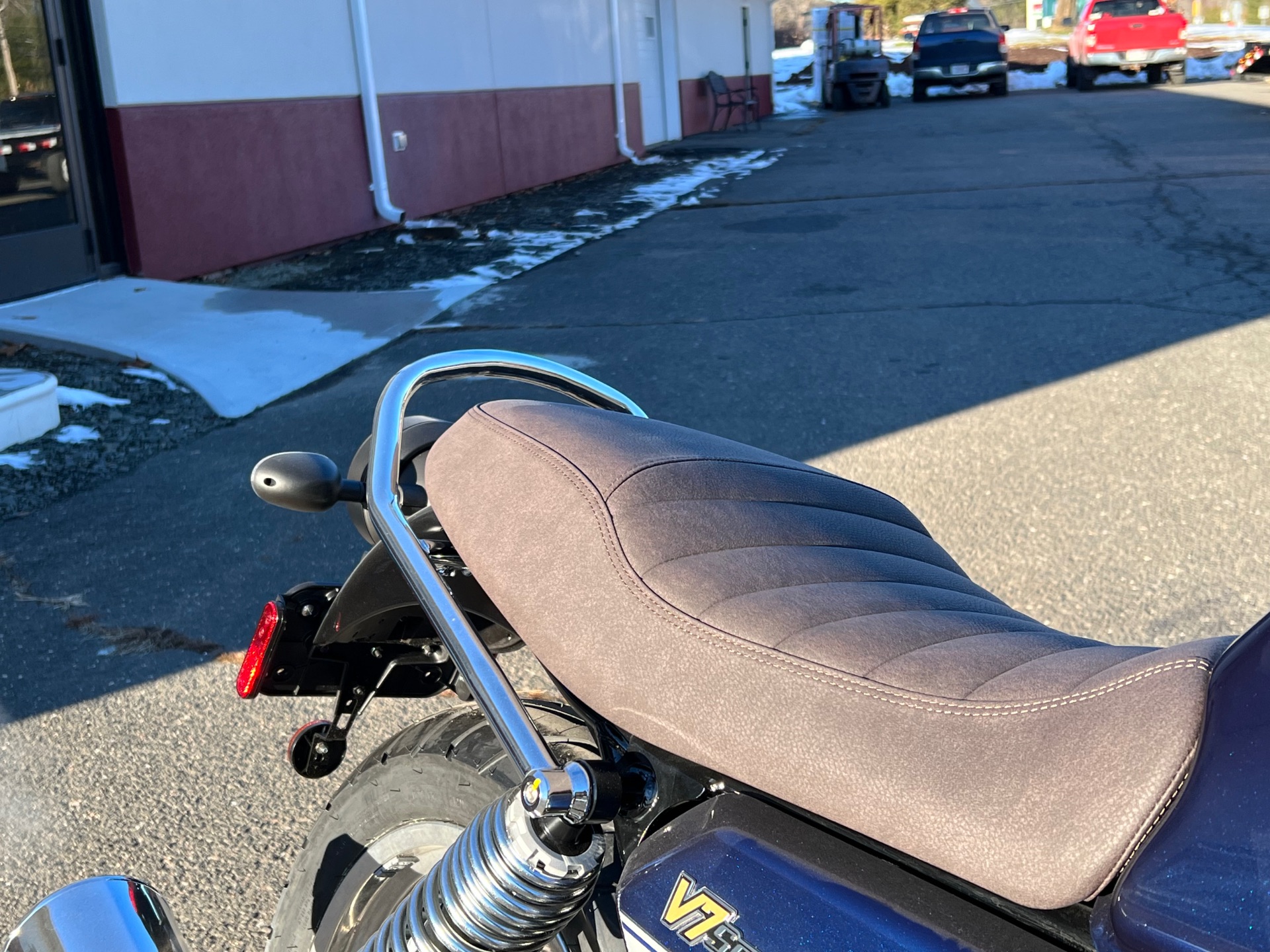 2022 Moto Guzzi V7 Special E5 in Westfield, Massachusetts - Photo 6