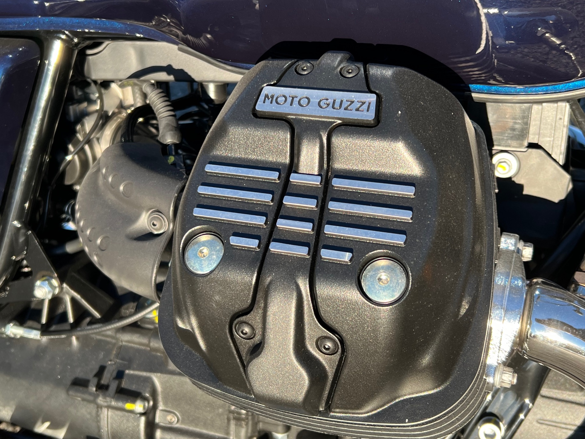 2022 Moto Guzzi V7 Special E5 in Westfield, Massachusetts - Photo 8