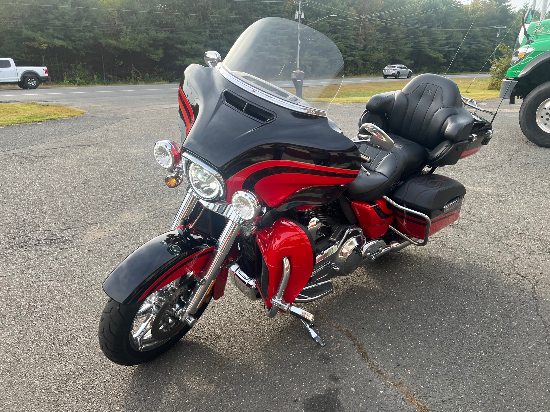 2016 Harley-Davidson CVO™ Limited in Westfield, Massachusetts - Photo 5