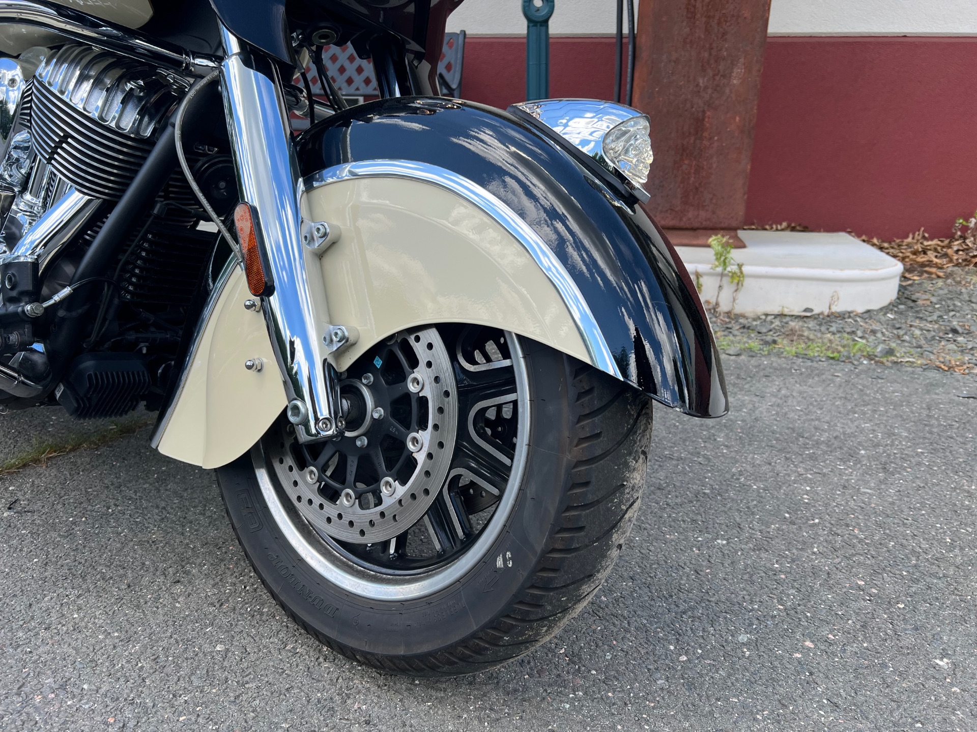 2019 Indian Motorcycle Chieftain® Classic ABS in Westfield, Massachusetts - Photo 2