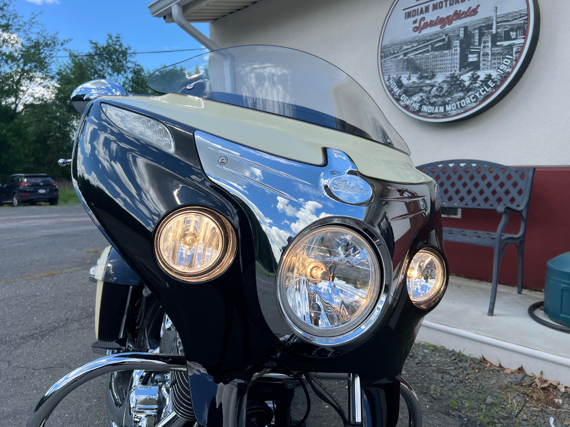 2019 Indian Motorcycle Chieftain® Classic ABS in Westfield, Massachusetts - Photo 3