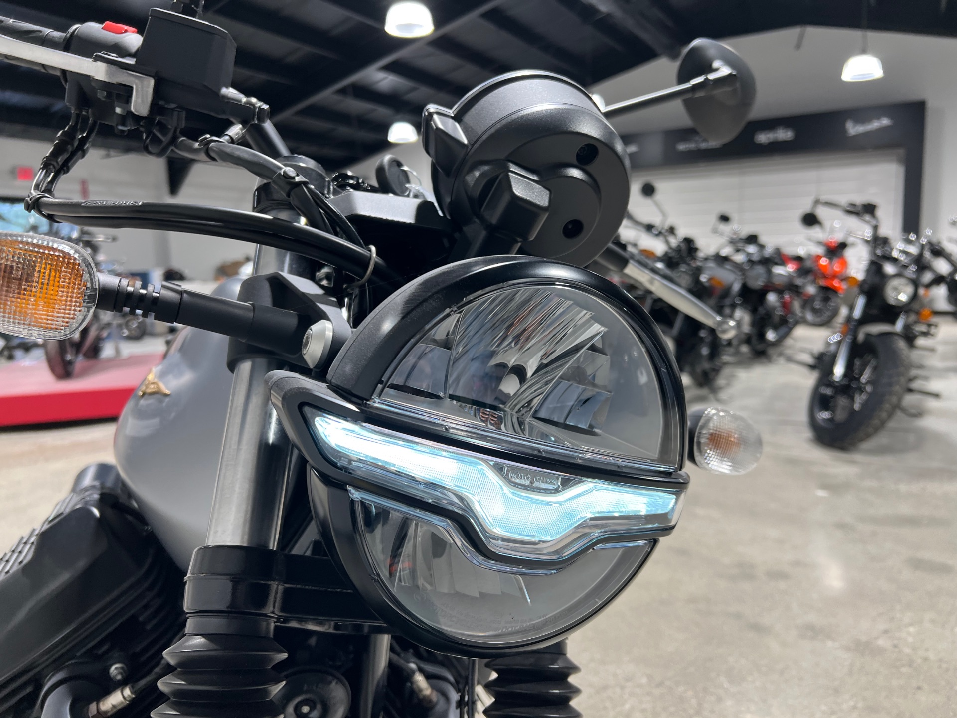 2022 Moto Guzzi V7 Stone Centenario E5 in Westfield, Massachusetts - Photo 9
